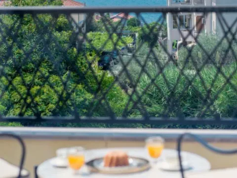 Izdavanje, jednosoban stan, 59m², Tivat, Crna Gora - image 2