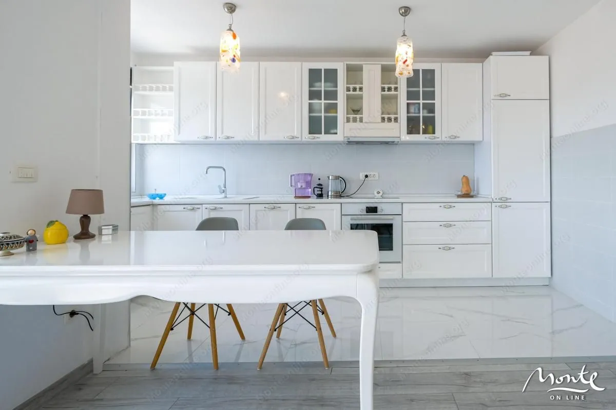 Sale, three bedroom apartment, 116m², Tivat, Crna Gora