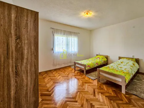 Izdavanje, kuća, 100m², Zlatica, Podgorica - image 4