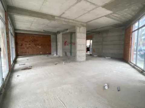 Izdavanje, poslovni prostor, 90m², Ljubović, Podgorica - image 4