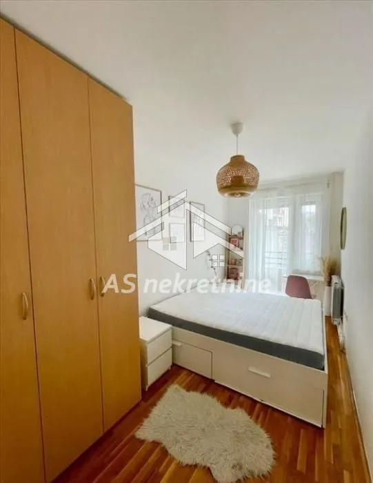 Izdavanje, dvosoban stan, 50m², Đeram Pijaca, Beograd