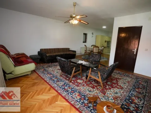 Sale, house, 300m², Kragujevac, Srbija - image 32