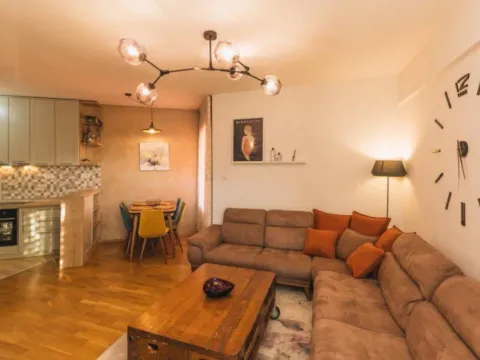 Izdavanje, dvosoban stan, 67m², Blok 9, Podgorica - image 13