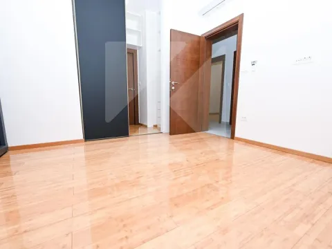 Rent, house, 170m², Dalmatinska ulica, Podgorica - image 16