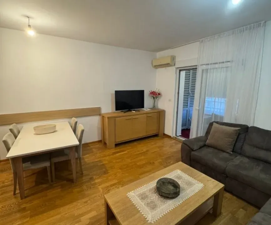 Rent, two bedroom apartment, 72m², City Kvart, Podgorica