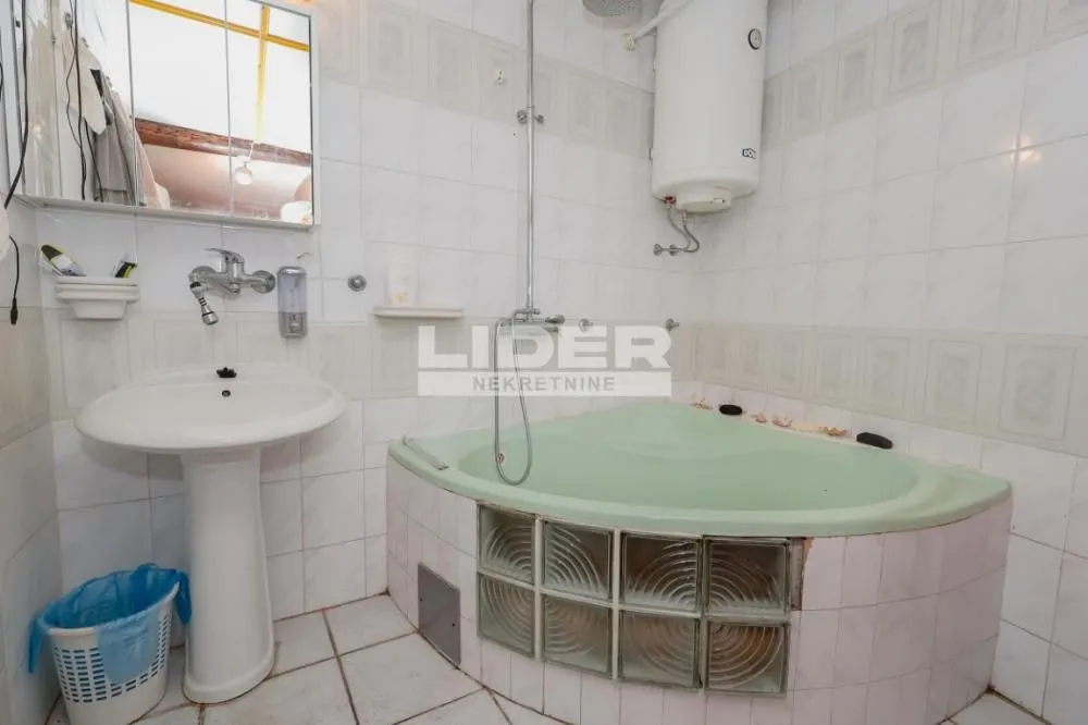 Sale, three bedroom apartment, 110m², Stari Grad, Beograd