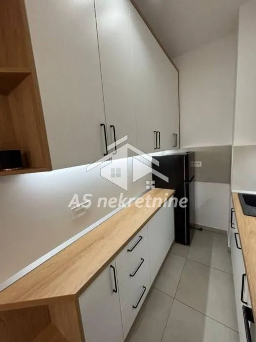 Izdavanje, jednosoban stan, 42m², Novi Beograd Blok 65, Novi Beograd Sve Podlokacije