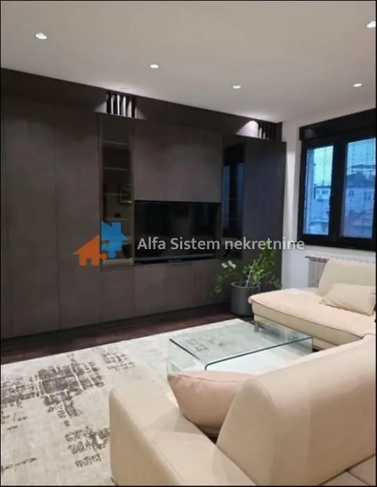 Rent, four bedroom apartment, 95m², Stari Grad, Beograd