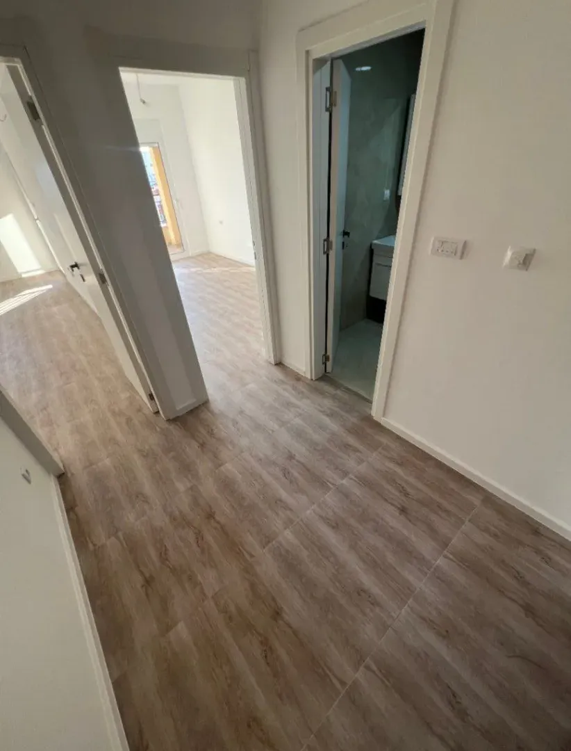 Izdavanje, jednosoban stan, 48m², Šušanj, Bar