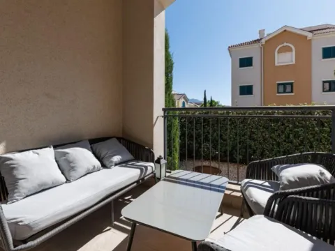 Prodaja, jednosoban stan, 50m², Luštica Bay, Tivat - image 7