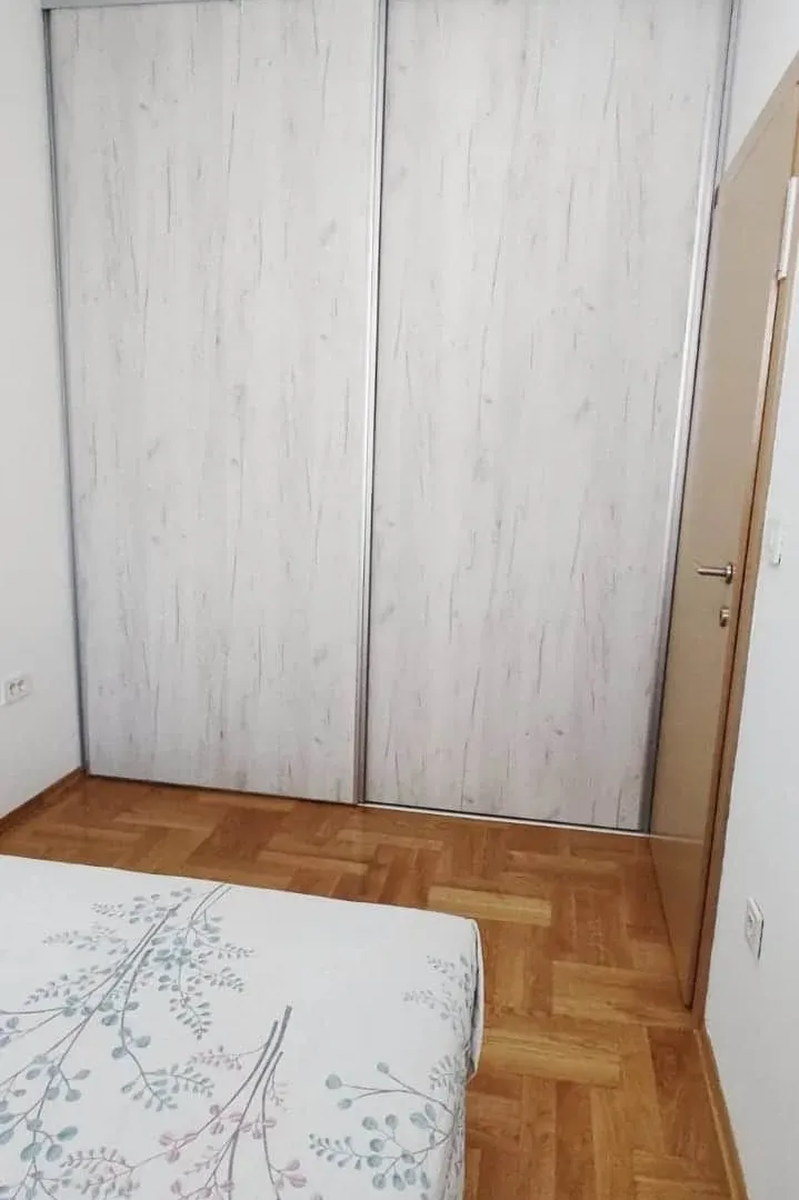 Izdavanje, jednosoban stan, 36m², Stari Aerodrom, Podgorica