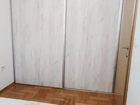 Izdavanje, jednosoban stan, 36m², Stari Aerodrom, Podgorica - image 6