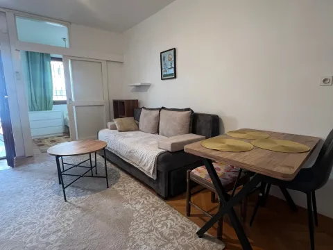 Rent, one bedroom apartment, 37m², Centar, Bar - image 2