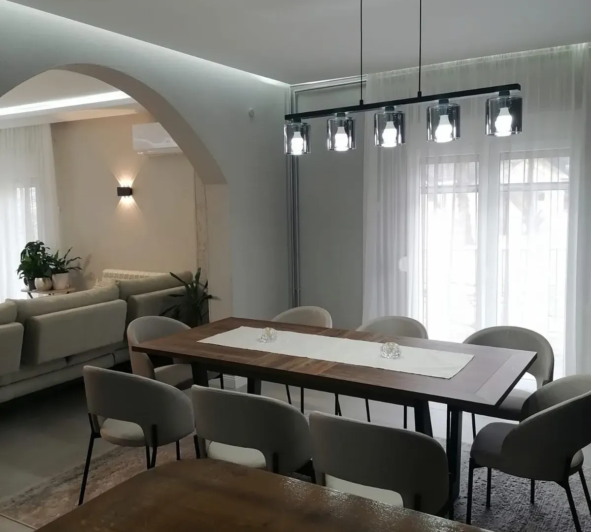 Prodaja, kuća, 350m², Vranići, Podgorica