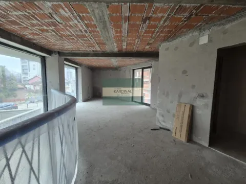 Izdavanje, poslovni prostor, 215m², Centar, Paraćin - image 11