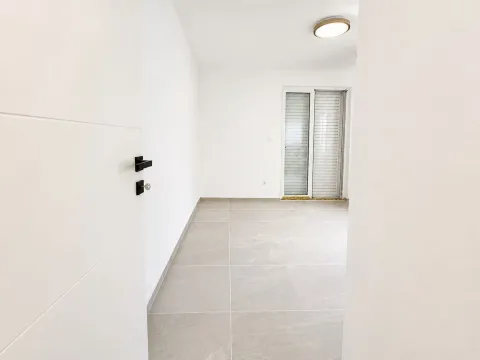 Sale, one bedroom apartment, 33m², Budva, Crna Gora - image 3