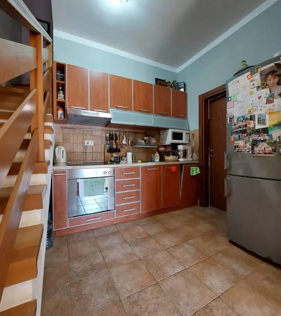 Prodaja, četvorosoban stan, 142m², Risan, Kotor