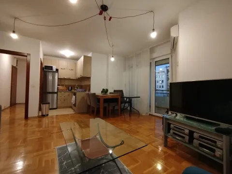 Izdavanje, stan, 68m², Centar, Podgorica - image 3