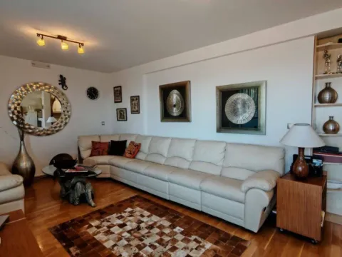 Sale, two bedroom apartment, 85m², Petrovac, Budva - image 2