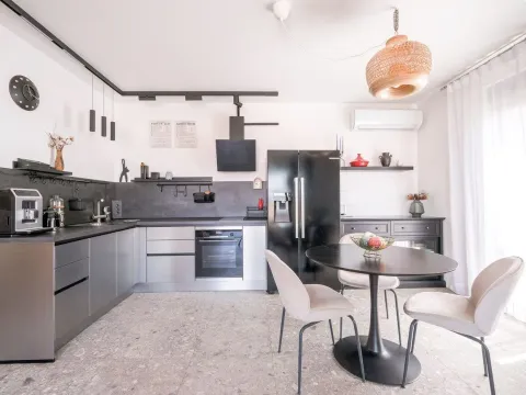 Prodaja, trosoban stan, 77m², Tivat, Crna Gora - image 12