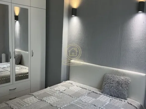 Rent, two bedroom apartment, 51m², Vračar Sve Podlokacije, Beograd - image 2