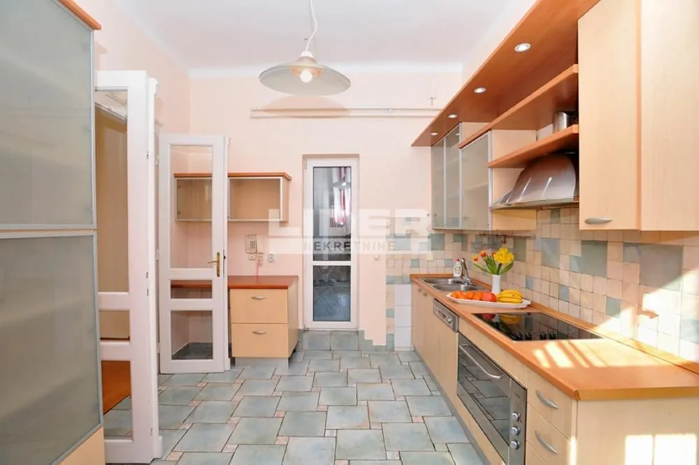 Rent, office space, 160m², Stari Grad, Beograd