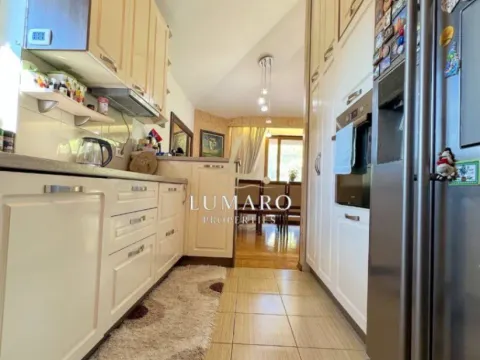 Sale, four bedroom apartment, 196m², Centar, Podgorica - image 8