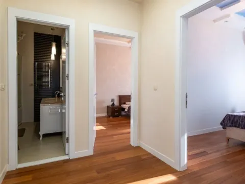 Rent, three bedroom apartment, 275m², Podgorica, Crna Gora - image 6