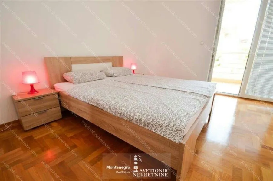 Prodaja, dvosoban stan, 72m², Đenovići, Herceg Novi