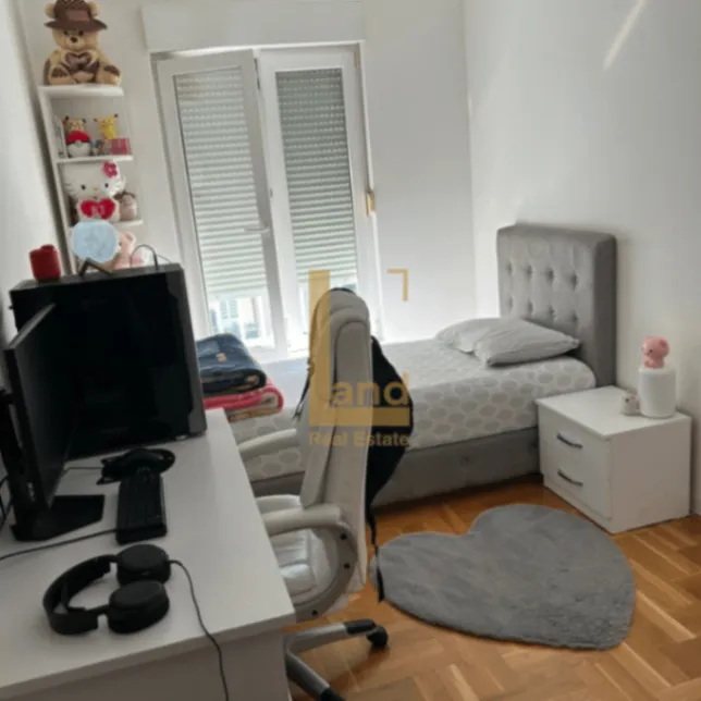 Prodaja, trosoban stan, 93m², Blok 9, Podgorica