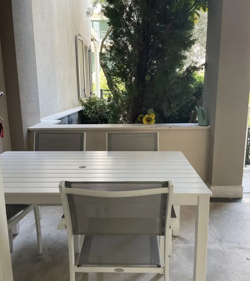 Prodaja, dvosoban stan, 115m², Tivat, Crna Gora