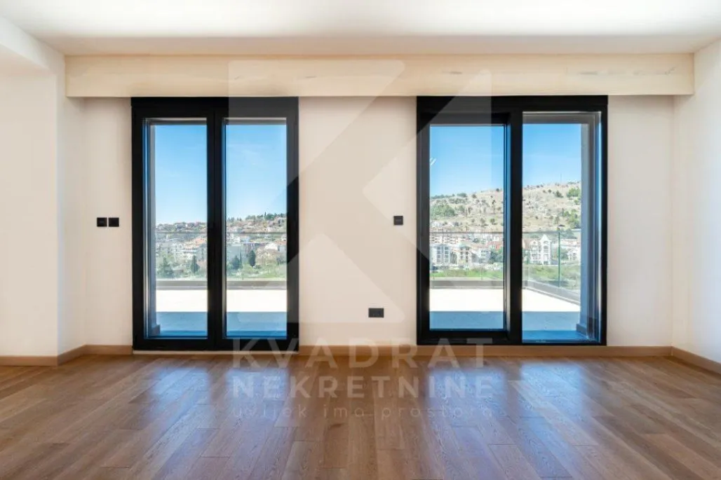 Prodaja, trosoban stan, 163m², Vezirov Most, Podgorica