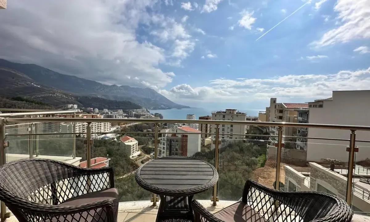 Sale, two bedroom apartment, 131m², Bečići, Budva