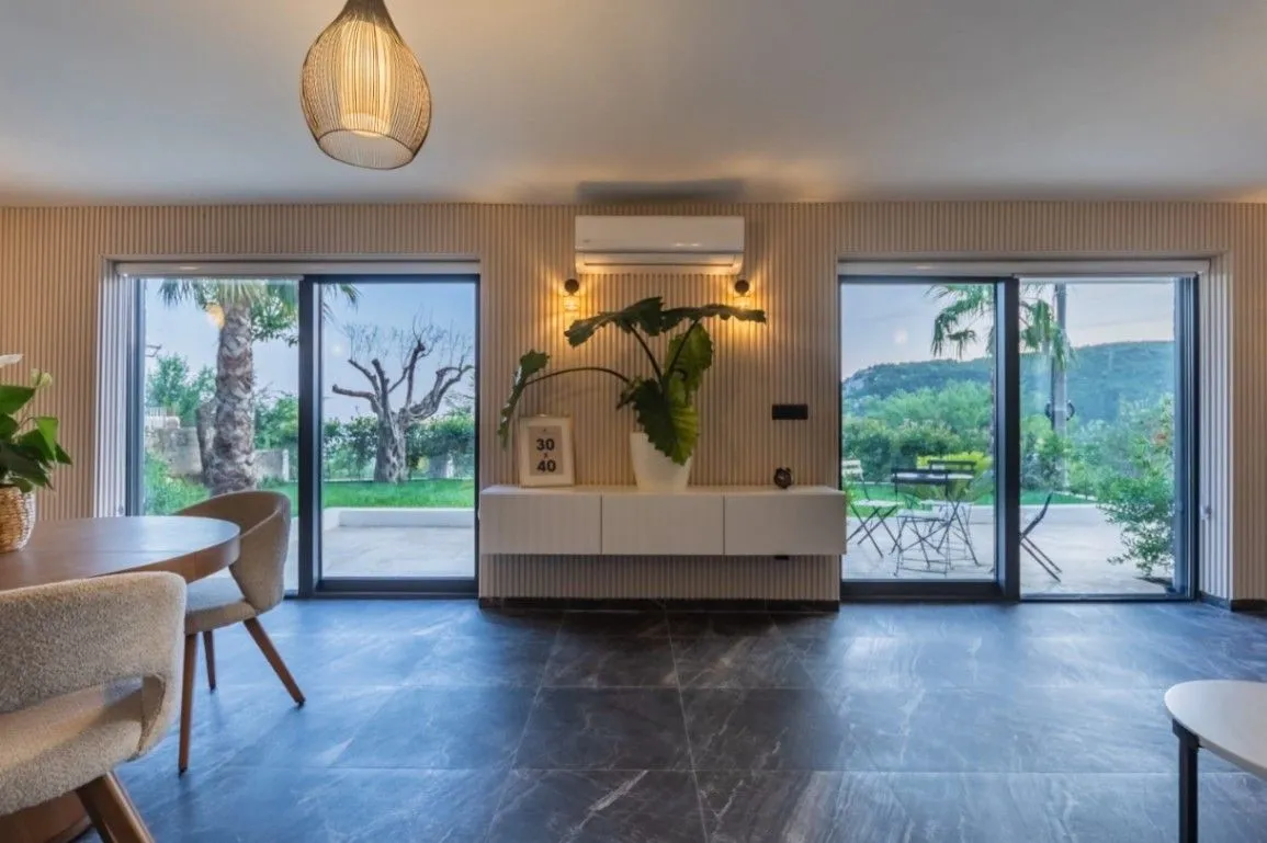 Prodaja, kuća, 293m², Markovići, Budva