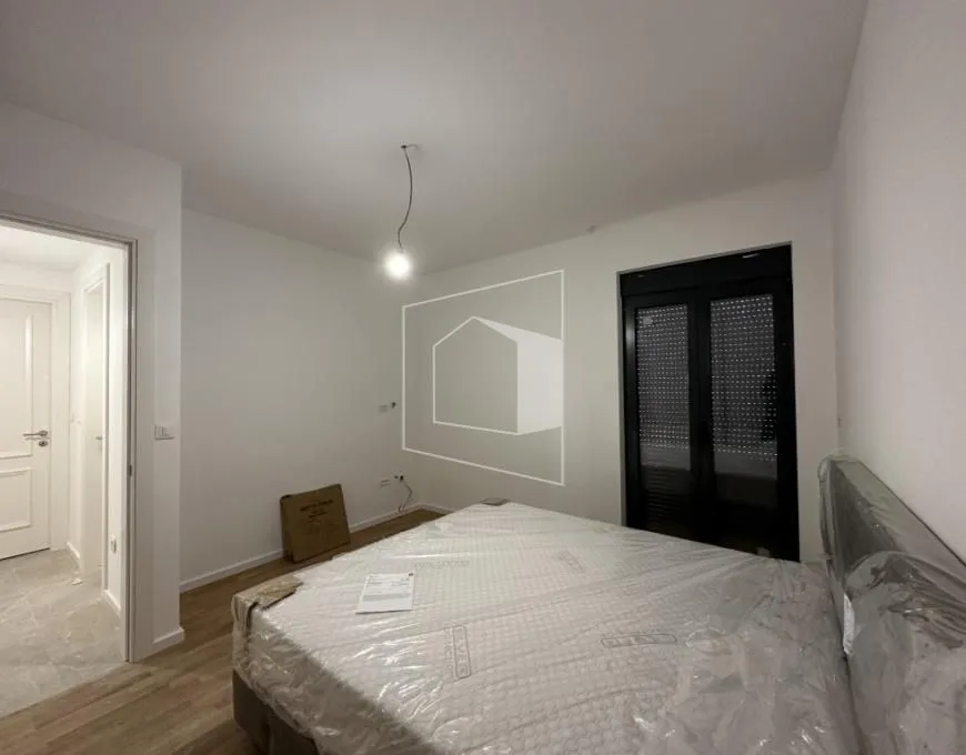 Prodaja, dvosoban stan, 72m2, Dobrota, Kotor