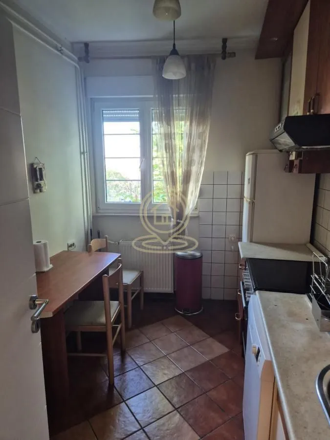 Izdavanje, četvorosoban stan, 106m², Kalenić Pijaca, Vračar Sve Podlokacije