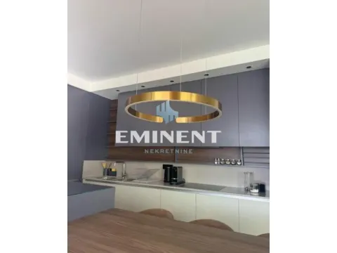 Izdavanje, četvorosoban stan, 140m², Savski Venac, Beograd - image 7