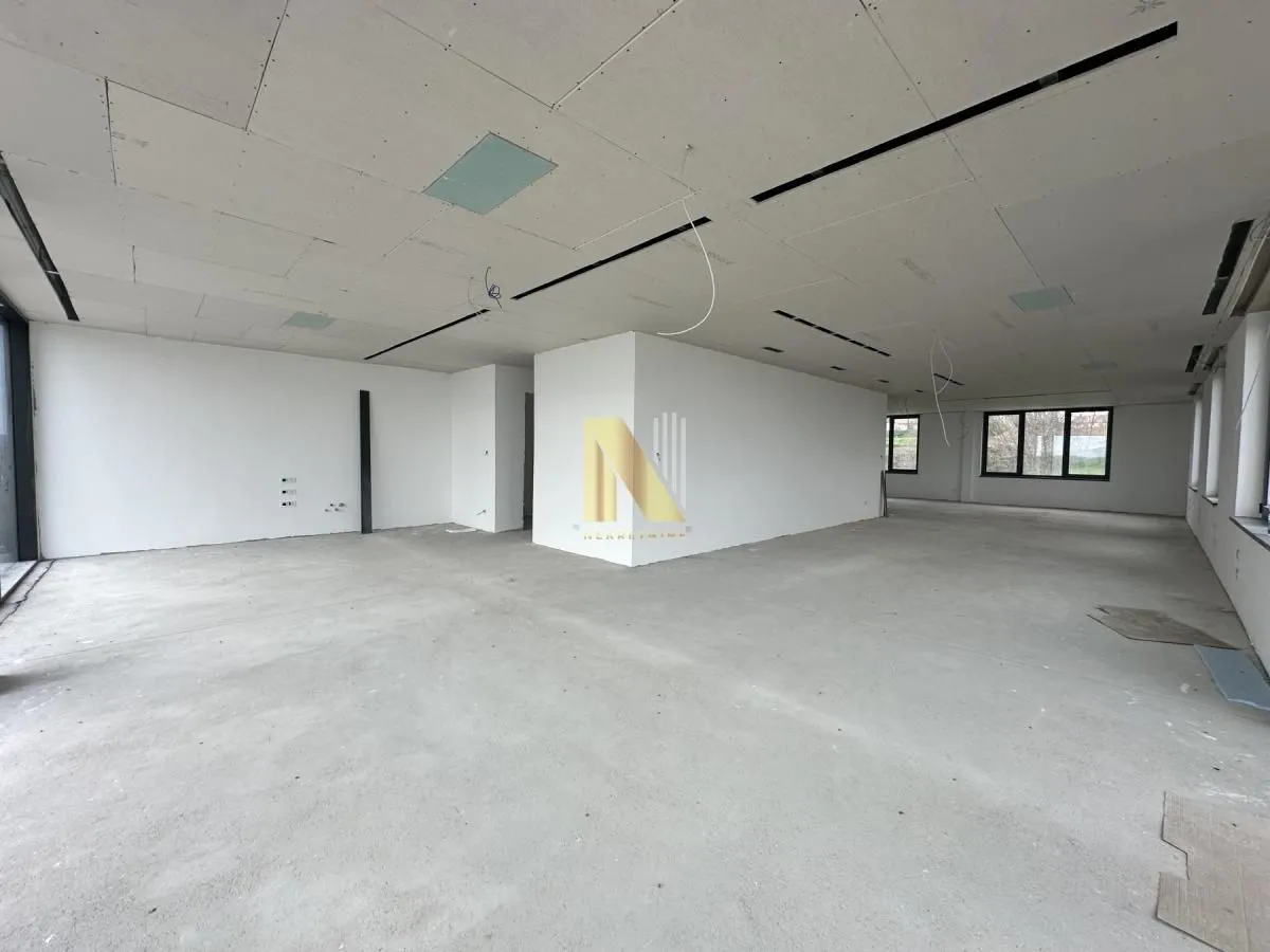 Rent, office space, 570m², Petrovaradin, Novi Sad