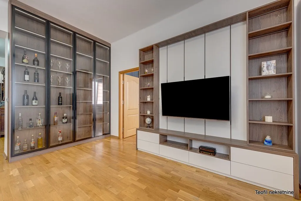 Rent, three bedroom apartment, 82m², Stari Grad, Beograd