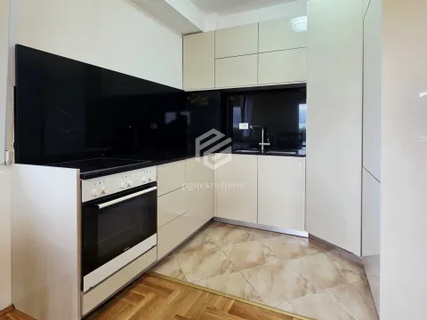 Rent, three bedroom apartment, 92m², Krivi Most, Podgorica - image 8