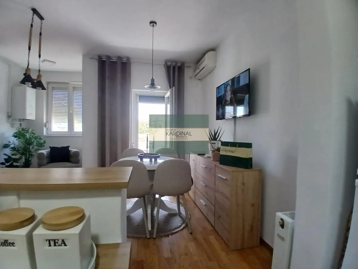 Prodaja, garsonjera, 27m², Kajsijar, Jagodina