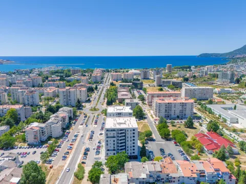 Prodaja, dvosoban stan, 65m², Centar, Bar - image 19