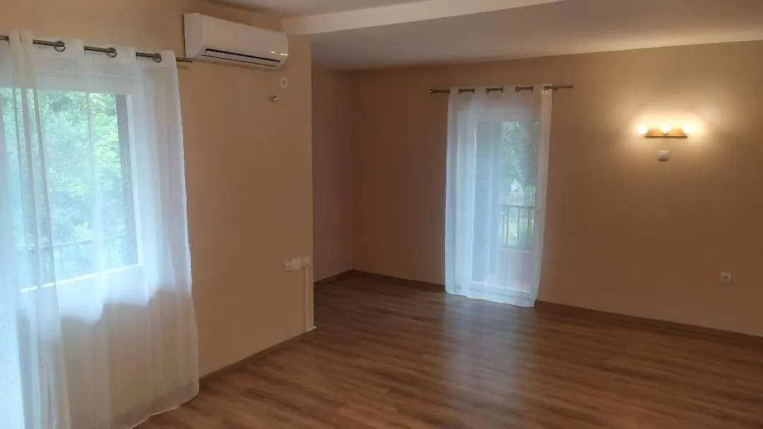 Izdavanje, dvosoban stan, 90m², Gorica C, Podgorica