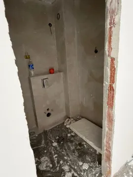 Kupatilo u fazi grubih radova i renoviranja. - image 9