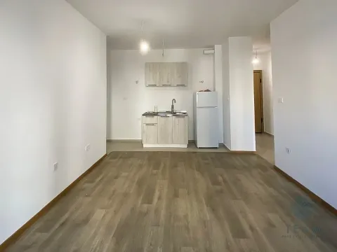 Izdavanje, poslovni prostor, 53m², City Kvart, Podgorica - image 3