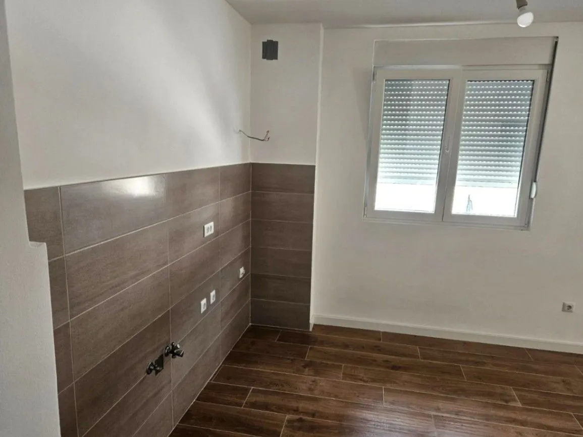 Prodaja, jednosoban stan, 45m², Radanovići, Kotor