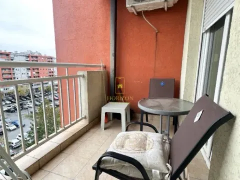 Izdavanje, jednosoban stan, 53m², City Kvart, Podgorica - image 2