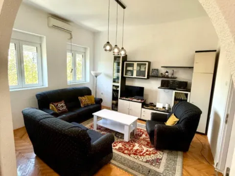 Izdavanje, dvosoban stan, 69m², Centar, Podgorica - image 3