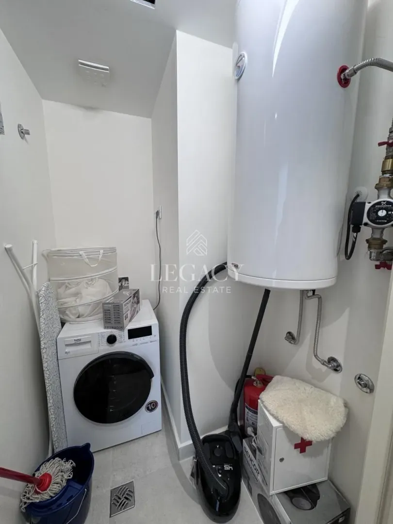 Izdavanje, trosoban stan, 83m², Savski Venac, Beograd