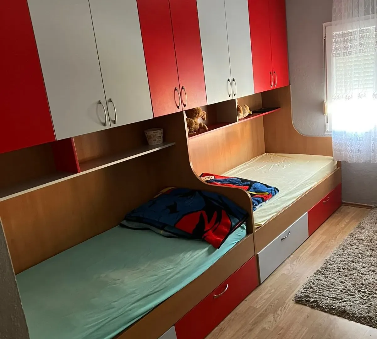 Izdavanje, trosoban stan, 140m², Vranići, Podgorica